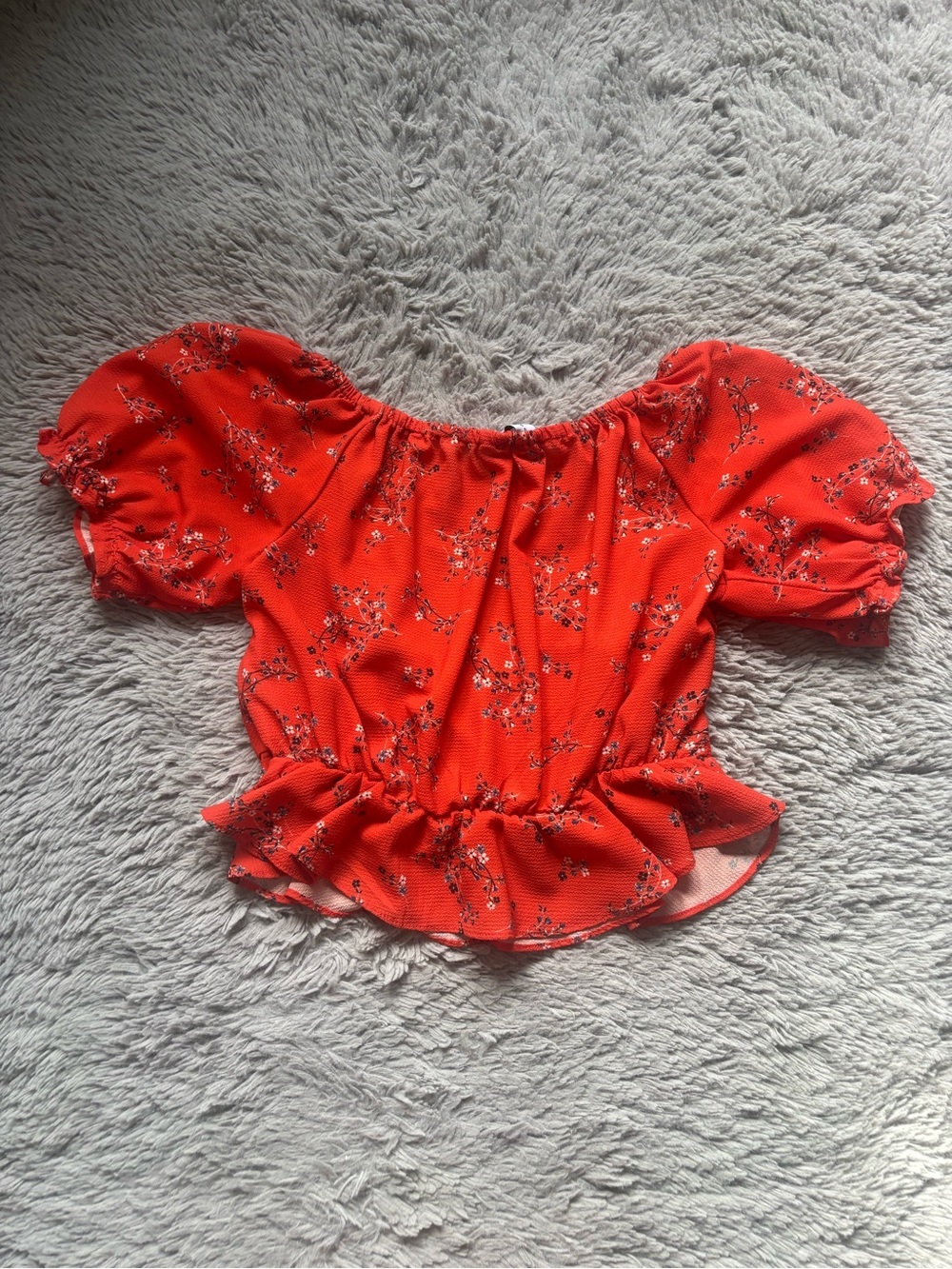 Polly Rhea Red Floral Peplum Puff Sleeve Top size 8 - Picture 6 of 7